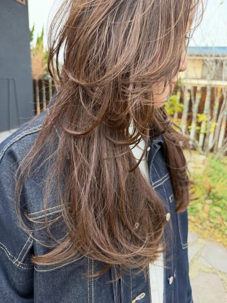 レイヤーたっぷりのロングヘア