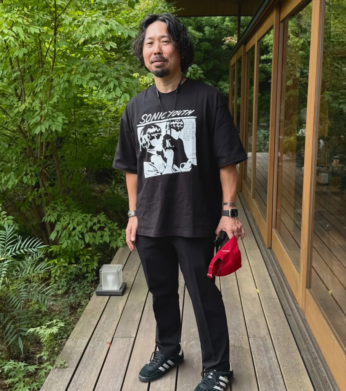 大人の男性のミディアムヘア