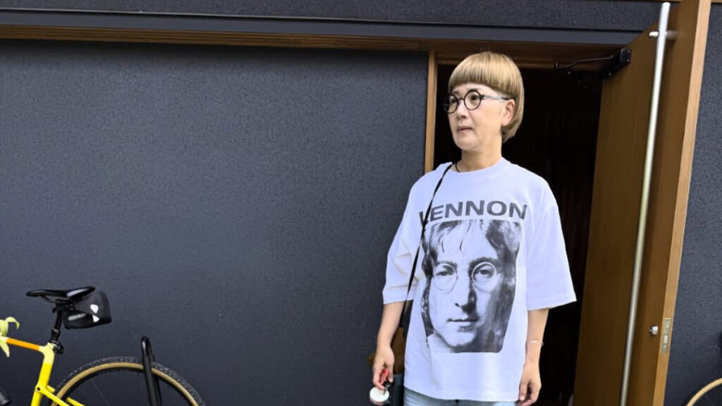 ジョンレノンTシャツとオソロ👓